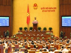 Bộ trưởng Công Thương đang trả lời chất vấn