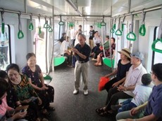 Clip: Ngày đầu mở cửa tham quan nhà ga La Khê