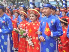 Nhộn nhịp lễ cưới tập thể của 100 đôi uyên ương