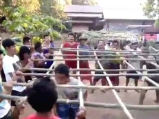 Thú vị với trò chơi nhảy sạp... bằng đầu