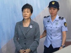 Cựu tổng thống Park Geun Hye bị tuyên 24 năm tù