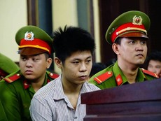 Người nhà gào khóc khi thấy kẻ giết 5 người ở Bình Tân