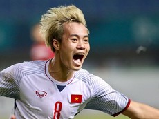 Khoảnh khắc Văn Toàn lập đại công, đưa Việt Nam vào Bán kết