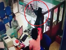 Clip: Cướp ở chi nhánh 1 ngân hàng ở Tiền Giang