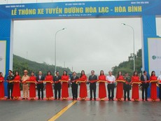 Clip: Thông xe hai tuyến đường ngàn tỉ