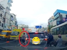 Người đàn ông nhặt rác "trả lại" cho chủ ở TP.HCM