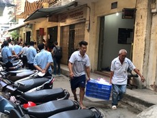 Người dân nói về mức độ nguy hiểm của chung cư 518