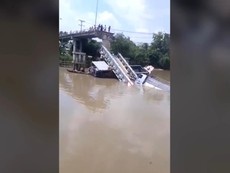 Video: Hiện trường vụ sập cầu tại Đồng Tháp