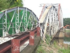 Kỷ niệm hơn nửa đời người với cầu Phú Long