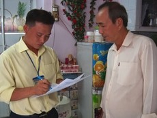 Video: Dân chỉ cần ngồi nhà, thủ tục sao y đã có cán bộ lo