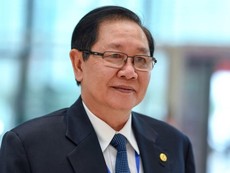 Bộ trưởng Lê Vĩnh Tân tiếp tục trả lời chất vấn
