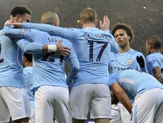Man City thắng dễ Watford, băng băng về đích