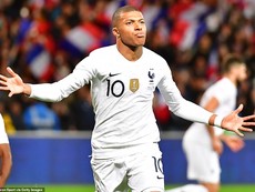 Mbappe cứu Pháp thoát thua Iceland