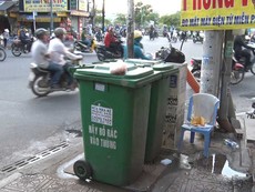 'Mỗi ngã tư cần đặt một thùng rác thông minh'