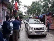 Người dân Đồng Tâm vỗ tay chào đón đoàn đối thoại