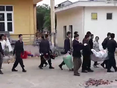 Clip: Cận cảnh thả 19 cán bộ, chiền sĩ ở Đồng Tâm