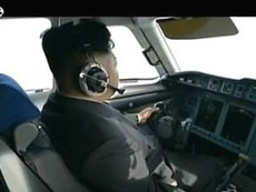 Clip Kim Jong-un lái thử máy bay do Triều Tiên sản xuất