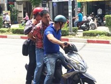 Clip công an bắt ổ cá độ bóng đá ở quận Tân Phú