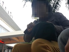Clip: Cò vé công khai chèo kéo ở Ga Sài Gòn