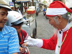 Quà Noel của ông già bán vé số