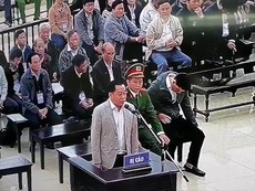 Video: Vũ 'nhôm' trả lời rành rọt trước tòa về 3 bản án