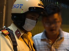 Dịch Corona: CSGT kiểm tra nồng độ cồn ra sao để an toàn?
