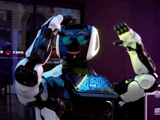 Robot giải đáp về Corona có mặt tại Times Square