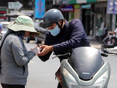 Tạm dừng phát hành vé số và cái tình của người miền Tây