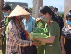 19 tấn gạo, 30.000 khẩu trang đã đến tận tay đồng bào nghèo