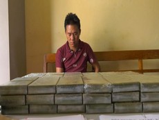 Biên phòng Sơn La bắt người chở 41 bánh heroin trên ô tô