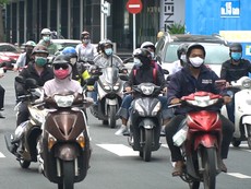 TP.HCM ngày đầu bắt buộc đeo khẩu trang nơi công cộng