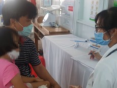 TP.HCM: 43 học sinh và 2 giáo viên nhập viện nghi ngộ độc