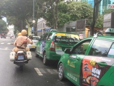 Cảnh sát giao thông TP.HCM ghi hình phạt nguội