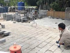 Hà Nội: Lát đá vỉa hè và kè xung quanh Hồ Gươm
