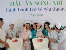 Trúc Nhi, Diệu Nhi rạng ngời trong ngày xuất viện