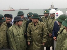 Phó Thủ tướng yêu cầu cưỡng chế người không chịu đi trú bão