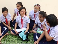 Nghe bé lớp 4 'diễn thuyết' với bạn về xâm hại tình dục