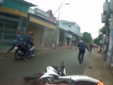 Ngộp thở với màn truy đuổi 2 tên trộm xe