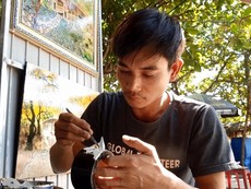 Chàng trai xứ Huế biến vỏ trứng thành những sản phẩm độc lạ