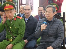 Video: 3 bất ngờ ngày đầu phiên xử 2 cựu bộ trưởng vụ triệu đô