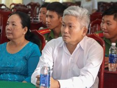 Video: VKSND huyện Phụng Hiệp xin lỗi người bị oan 33 năm