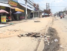 Cảnh báo tình trạng trẻ em lọt hố ga vào mùa mưa