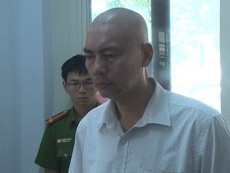 Bắt chủ quán cà phê gây thương tích cho nhân viên cây xanh