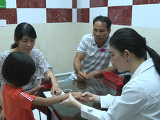 Bé gái mắc căn bệnh hiếm gặp, toàn thân lông mọc rậm