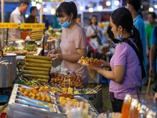 Món ngon 'gây thương nhớ' hội tụ ở công viên Lê Văn Tám