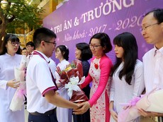 Lễ tri ân đầy cảm xúc ở Trường THPT Trưng Vương
