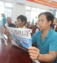 Chương trình Cùng ngư dân thắp sáng đèn trên biển đến với bà con ngư dân tỉnh Trà Vinh