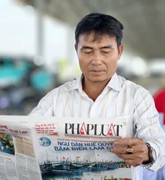 Sáng nay, chương trình “Cùng ngư dân thắp sáng đèn trên biển” đến với TP Huế