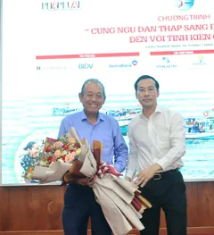 Chùm ảnh: Toàn cảnh chương trình 'Cùng ngư dân thắp sáng đèn trên biển' tại Kiên Giang