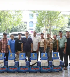 Chùm ảnh: Chương trình 'Cùng ngư dân thắp sáng đèn trên biển' đến với Quảng Ngãi